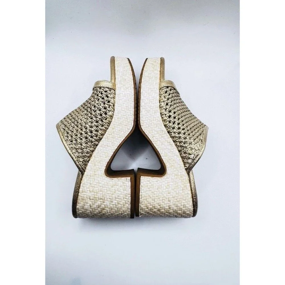 Baretraps Womens Size 7 Gold Metallic Platform Sandals Woven Boho 3” Heel